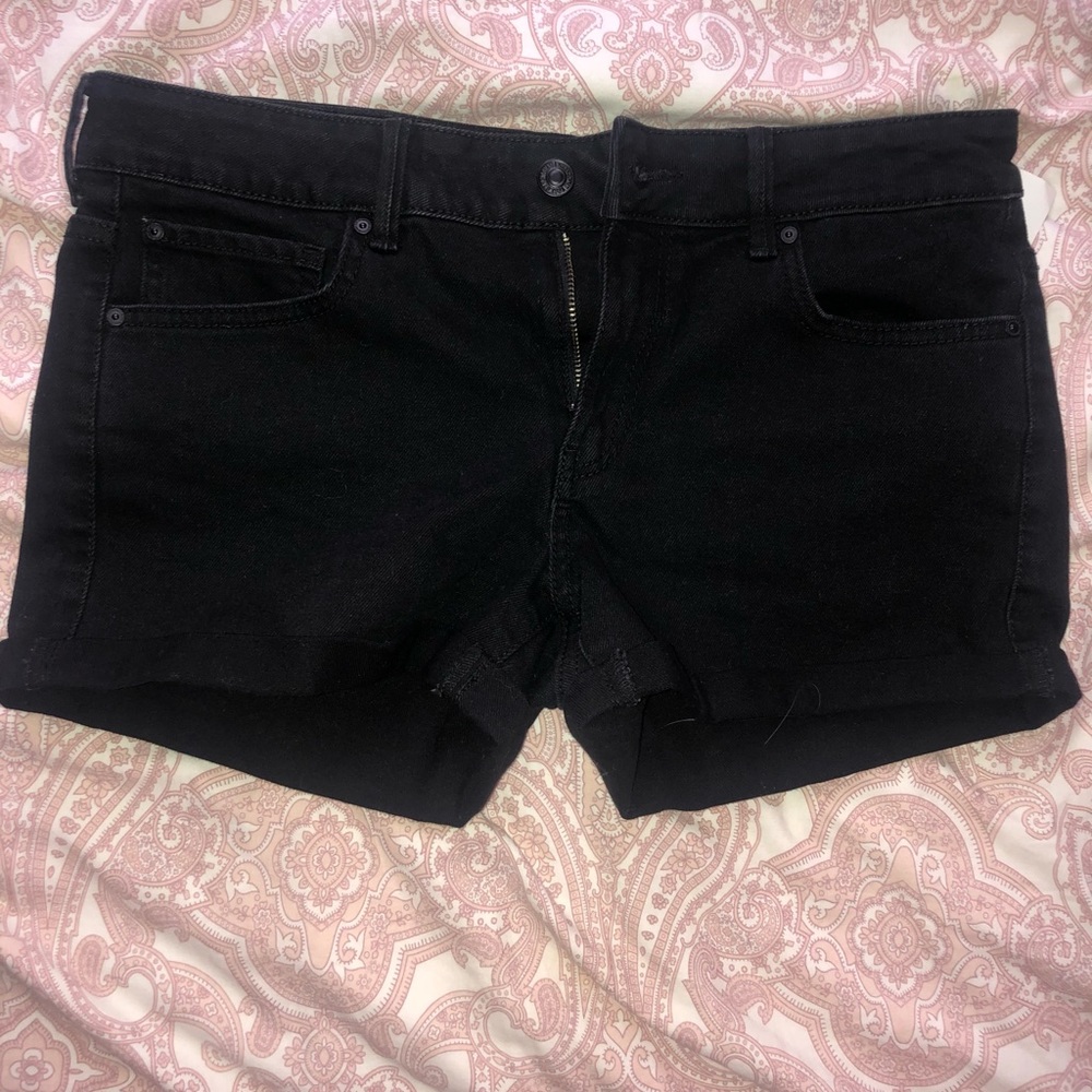 Black mid-rise denim shorts